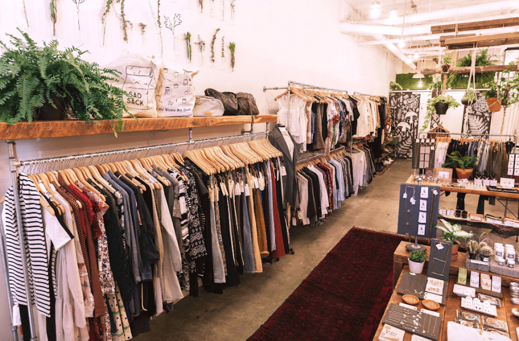 Thrift stores in in Vancouver - Aunt Leah`s Urban Thrift, Burcu`s