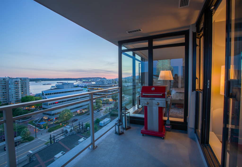 Condo Apartment For Sale Time Building Lower Lonsdale Shipyards North Vancouver British Columbia Canada 435647