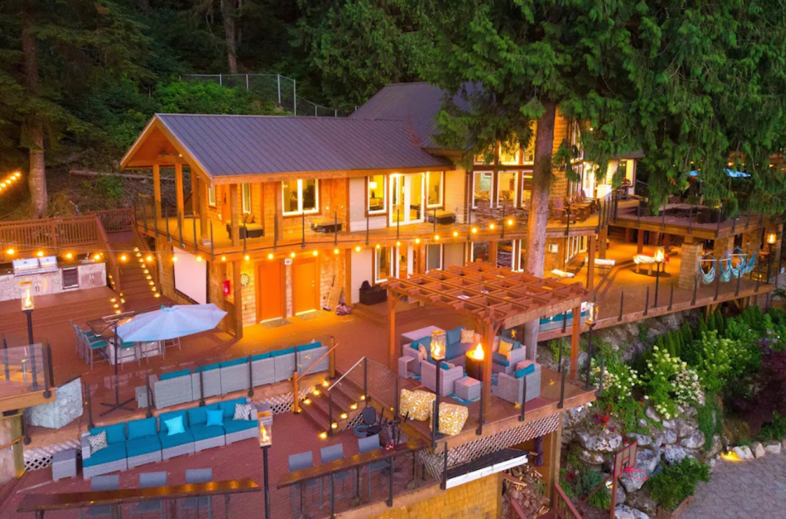 Camp Murray Luxury Vacation Rental for Weekends and Short-Term on Indian Arm near Deep Cove North Vancouver British Columbia Canada